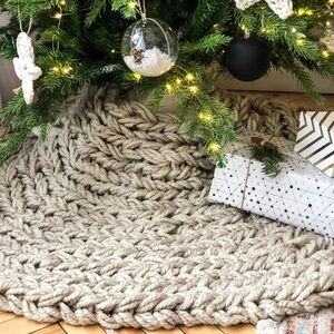 48" chunky woven tree skirt